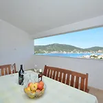 With A Parking Space Vinisce, Trogir - 14407 Vinisce