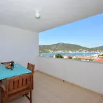 Apartman With A Parking Space Vinisce, Trogir - 14407 *