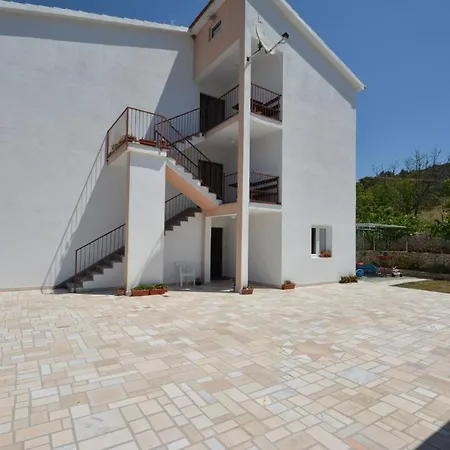 With A Parking Space Vinisce, Trogir - 14407
