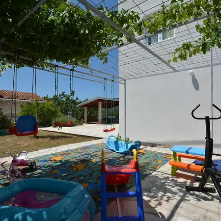 With A Parking Space Vinisce, Trogir - 14407